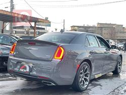 کرایسلەر 300